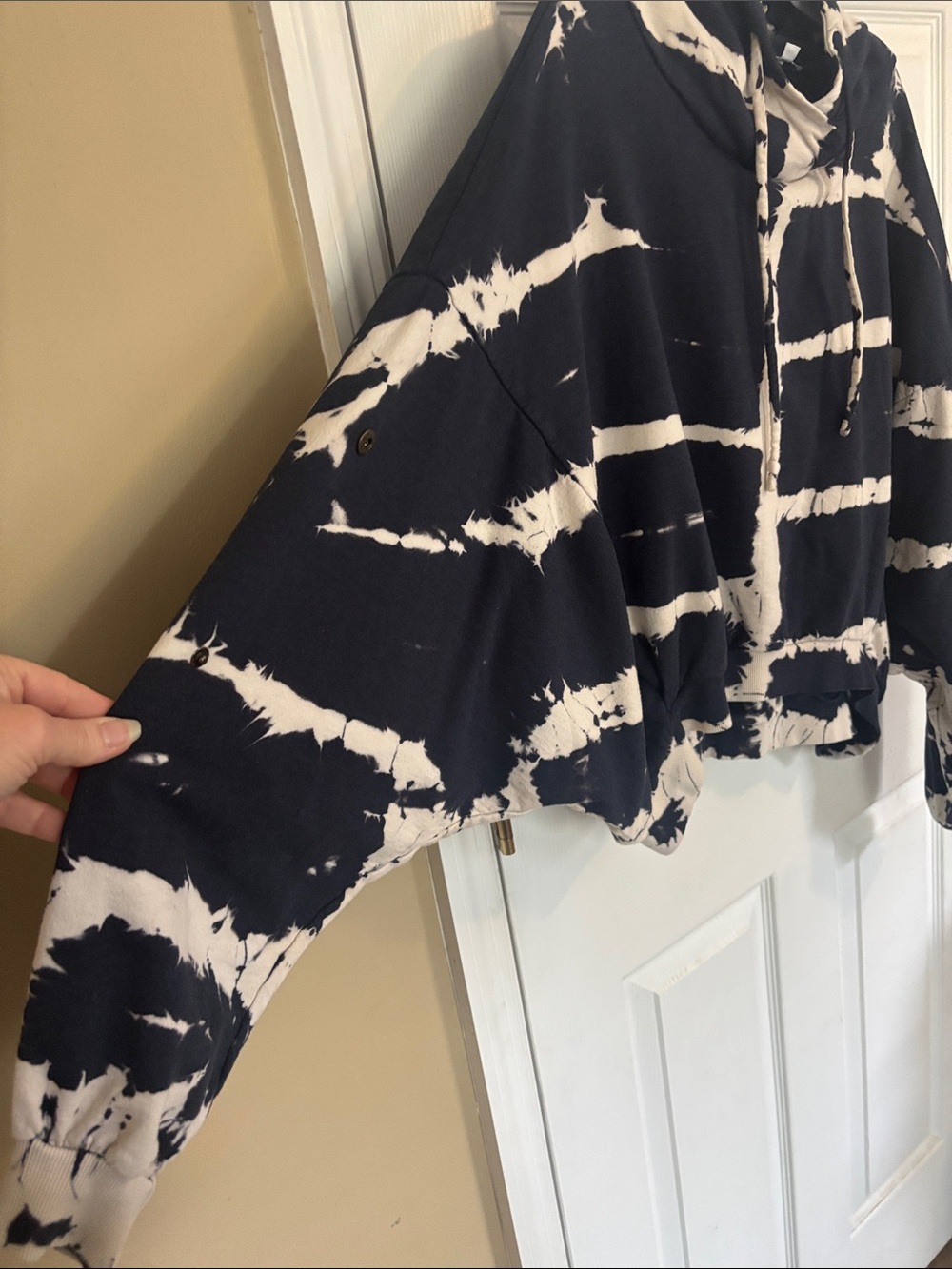 Young Fabulous & Broke Cropped Tie-Dye Hoodie in Navy and White - Picture 5 of 13